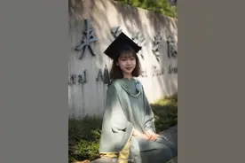 酸了！毕业生学位服居然能这么美图片