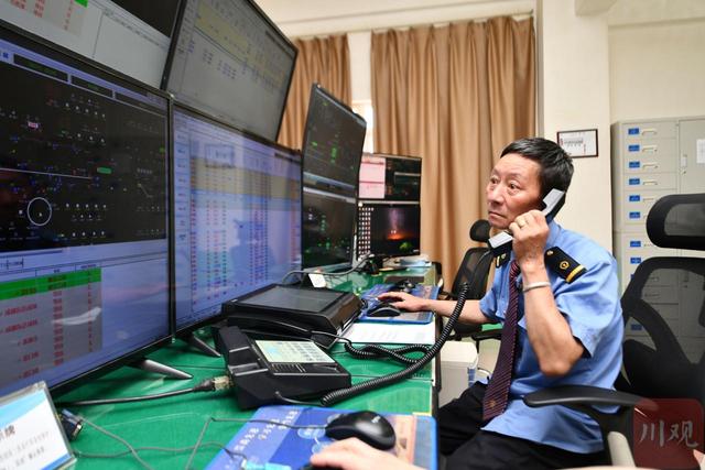 行走成渝铁路⑥丨老站焕发新活力，“成都小枢纽”拉动大产业