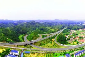 十年振兴路 | 潮涌定南谱华章图片