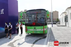 “川渝20路”发车！重庆渝北至四川广安开通首条跨省一体化公交线路图片