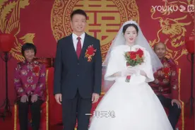 “有这么闹的吗？把衣服都给撕了！”赵丽颖新剧把网友气坏了图片