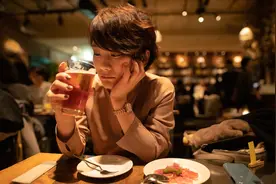 “夜店拼多多”酒醒时分图片
