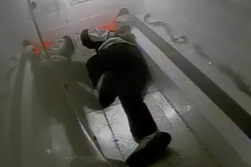 美国男子在警车押运途中重伤瘫痪 多次求助遭警方暴力对待图片