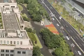 重庆主城突发大风，竟然吹来一道彩虹图片