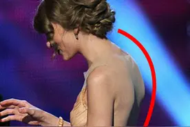 驼背女孩都在用！每天10分钟，肩直了，富贵包不见了，背越来越薄图片