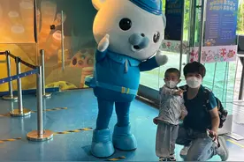 上海长风海洋世界等多个场馆陆续开放，实行分流接待图片