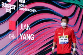 （游泳世锦赛）（12）跳水——杨健、杨昊晋级男子10米台决赛图片