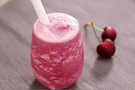 一杯超简单的夏日冰沙图片