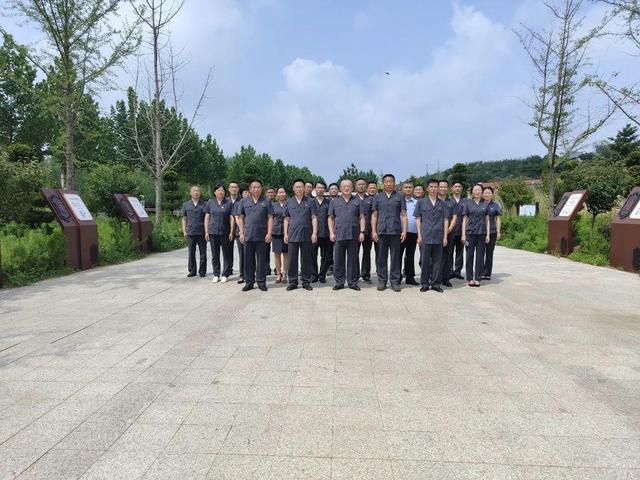 ���º�ɫ���䣬��ȡ�ܽ�������������Ժ��չӭ����?һ�����⵳�ջ