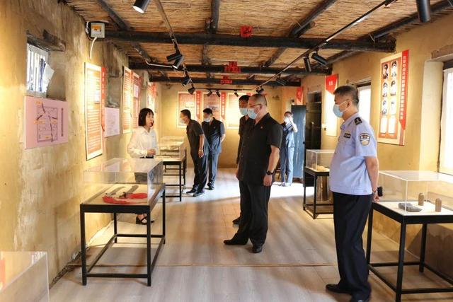 ���º�ɫ���䣬��ȡ�ܽ�������������Ժ��չӭ����?һ�����⵳�ջ