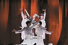 61岁叶蒨文再唱《潇洒走一回》图片