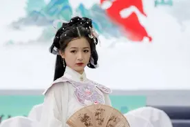 传承汉服文化｜漂亮的美少女从汉朝“穿越”而来图片