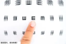 高度近视可致盲！这一烦恼，多晒太阳可预防图片
