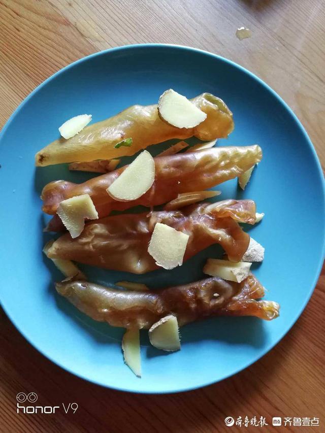 花胶煲汤奶白色 花胶煲汤奶白色的做法