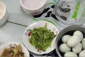 老人把菜分给子女吃，结果1死3中毒！警方检出：毒鼠强图片