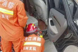 男子开车，发现副驾有异响！一摸，吓得魂飞魄散……图片