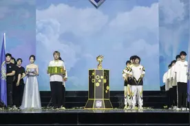 全国大赛的挑战者们：重新开始的Awoke和屡败屡战的“无手哥”｜封面天天见图片