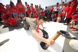 七七事变纪念日，孩子们在军舰上接受了一场特别的爱国主义教育图片