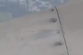 网友反映一架正在飞行的国航飞机螺钉松动，多家航司已加强排查图片