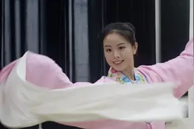 全球连线｜外国人学非遗：扮相登场 美国人韦斯特化身黄梅戏老生图片