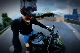 塞耳机，频变道！多辆摩托高速上演“速度与激情”被查获 | 群众举报图片