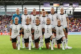 女足欧洲杯：德国4-0大胜丹麦，迎来开门红图片