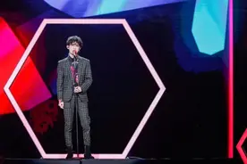 面试过程该不该公开？是不是"非在职人员"？易烊千玺考编引发全网争议图片