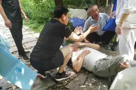 老人爬山突发急性心梗！路遇烟台三位医生现场施救图片