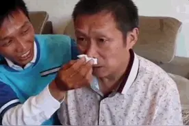 录取通知书送到时他正在送外卖，外卖小哥考上上海交大图片