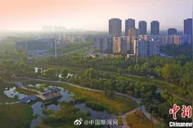 中国要求不得新建500米以上建筑图片