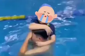 萌娃学游泳崩溃尖叫，“救救我，全部家产都给你们”图片