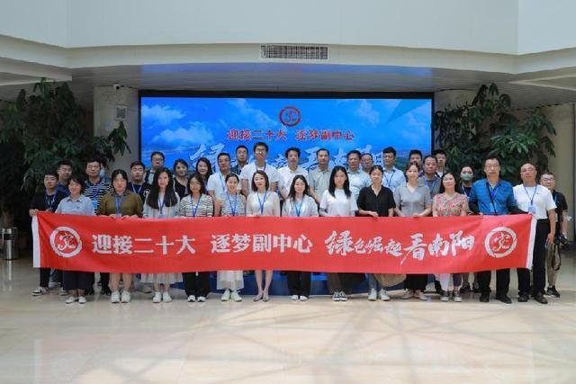 ��ӭ�Ӷ�ʮ�� ���θ����ġ�����ɫ�����������������������������