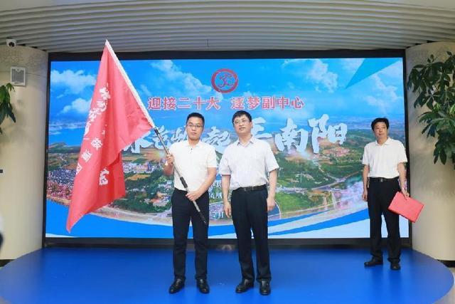 ��ӭ�Ӷ�ʮ�� ���θ����ġ�����ɫ�����������������������������