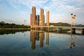 广西四线小城的地产困局，公务员卷入卖房风波，老牌房企给员工放暑假图片