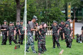暑假军训磨炼意志图片