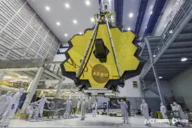 给宇宙拍彩照的韦伯望远镜：耗资百亿美元，发射数次推迟图片