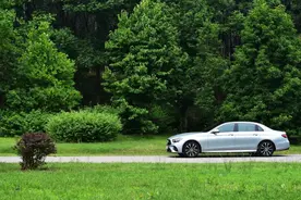 挑出一堆毛病也是最爱——梅赛德斯-奔驰E350eL插电混动图片