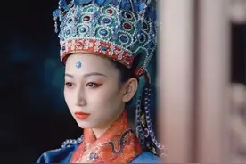 一个人演绎56个民族56枝花！95后女孩美服美舞展现“最美民族风”图片