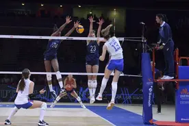 世界女排联赛｜塞尔维亚队爆冷3:2淘汰美国队闯入半决赛图片