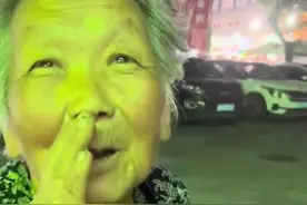 青岛老奶奶向羊肉店老板要羊肉汤，网友被整破防，官方暖心回复图片