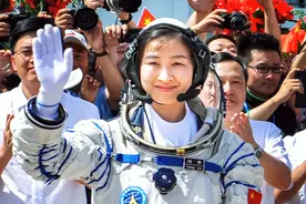 女兵，你好图片