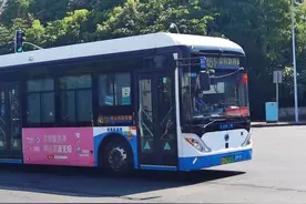 市郊直达市中心！串联一大波景点！这条“小上海”公交线30岁啦！图片