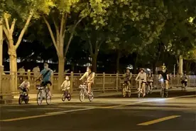 4+2出行火了，3万一辆卖断货，自行车竟成期货图片