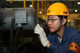 跳动在钢铁上的音符——记“上海工匠”宋俊图片