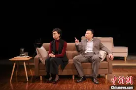 《性情男女》再度上演：生活的镜面投射图片