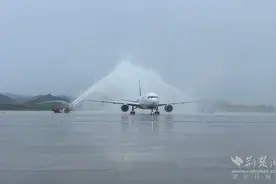 鄂州花湖机场正式投运，鄂东地区千万人民“家门口”乘坐大飞机图片