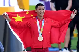 十年磨剑 一跃冲天——记亚洲首位世锦赛跳远冠军王嘉男图片