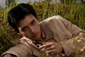 陈飞宇成熟感大片曝光 蓄胡造型尽显野性与不羁图片