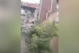 天津一居民家燃气爆燃楼体受损，附近居民：声音特别大，还以为闹地震了视频封面