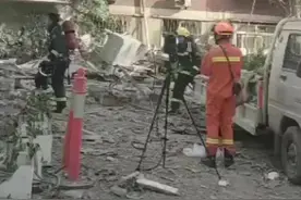 天津一小区突发爆燃事故，目击者称“楼中间出现一个窟窿”图片